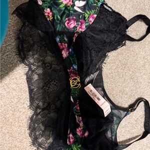 Lot of 9 Victoria secret bra’s, some NWT